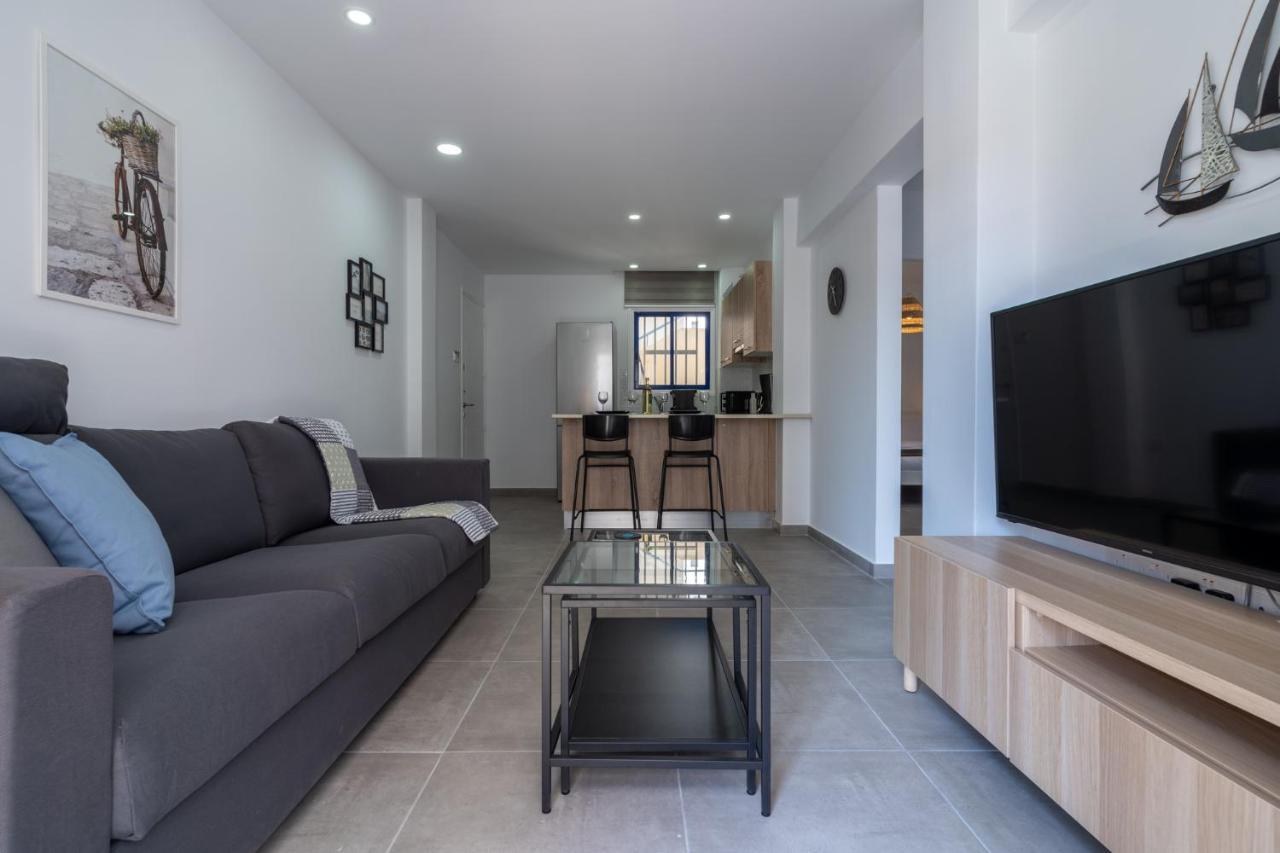 Odyssey - Captivating 2-Bedroom Retreat In Larnaca Exterior photo